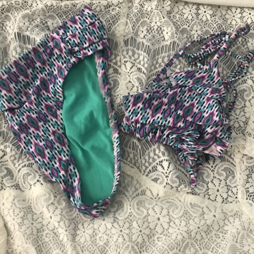 Medium bathing suit